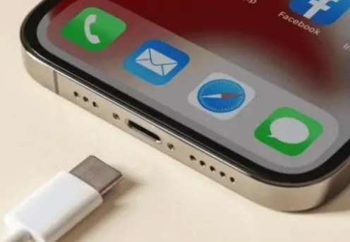 兰考苹果15维修分享iPhone15改USB-C接口后能和安卓用户互借充电器吗 